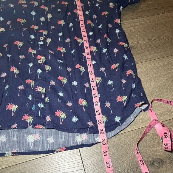 Chubbies Short Sleeve Button Up Men’s Sz XL Palm Tree All Over Navy Blue Hawiian - Picture 5 of 8